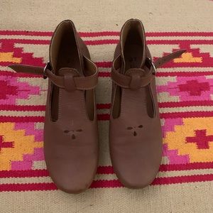 Adelisa & Co. Dalia 37